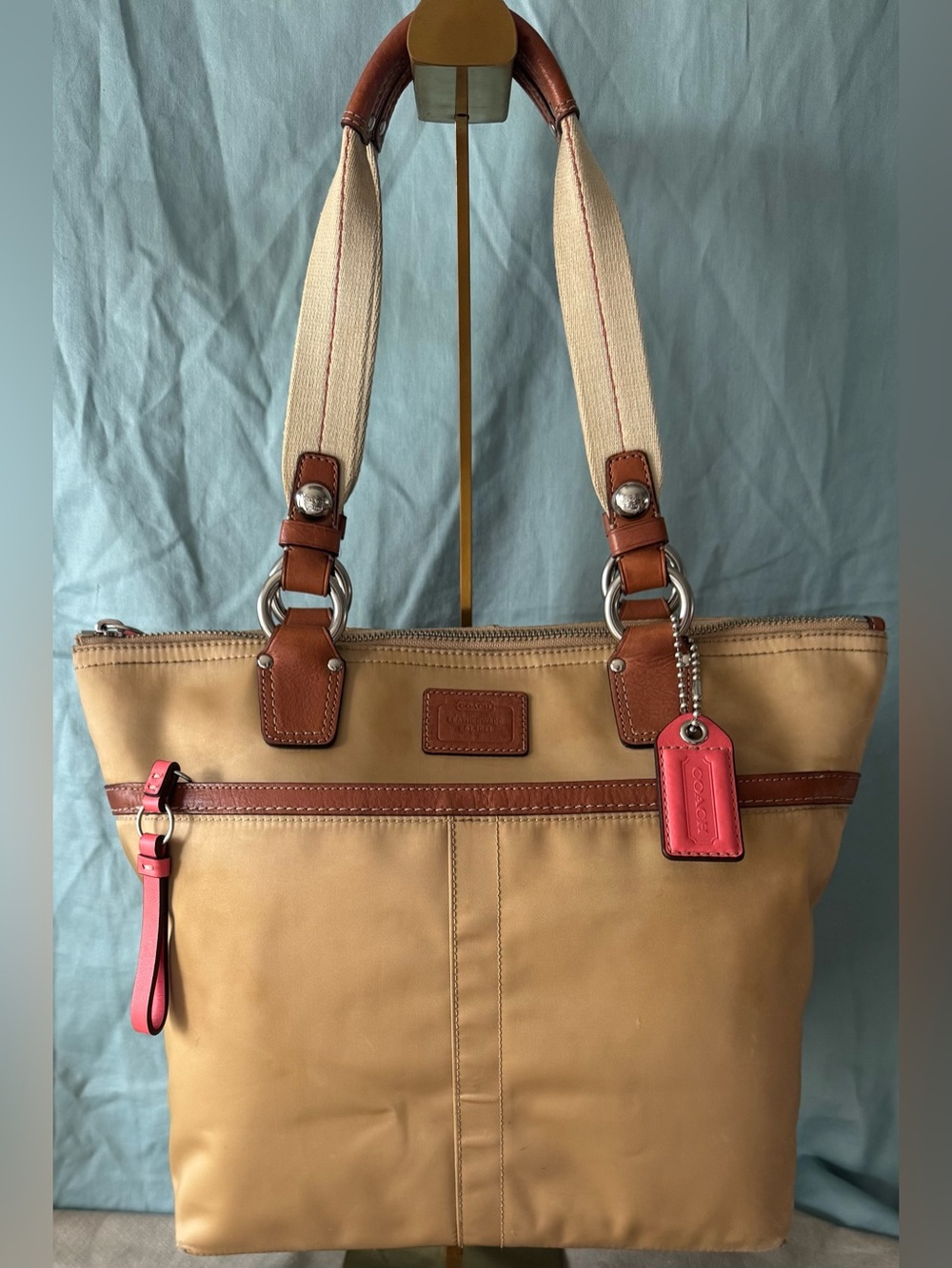 Coach Hampton Shoulder Beige Tote Brown Leather Trim & Pink Tag & Zipper Pulls
